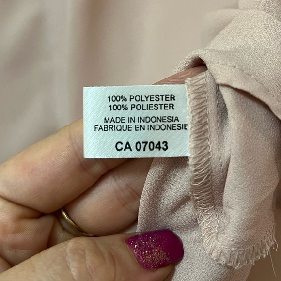 ⚫️ BOGO Violet and Claire women’s blush pink blouse size small - Picture 6 of 8
